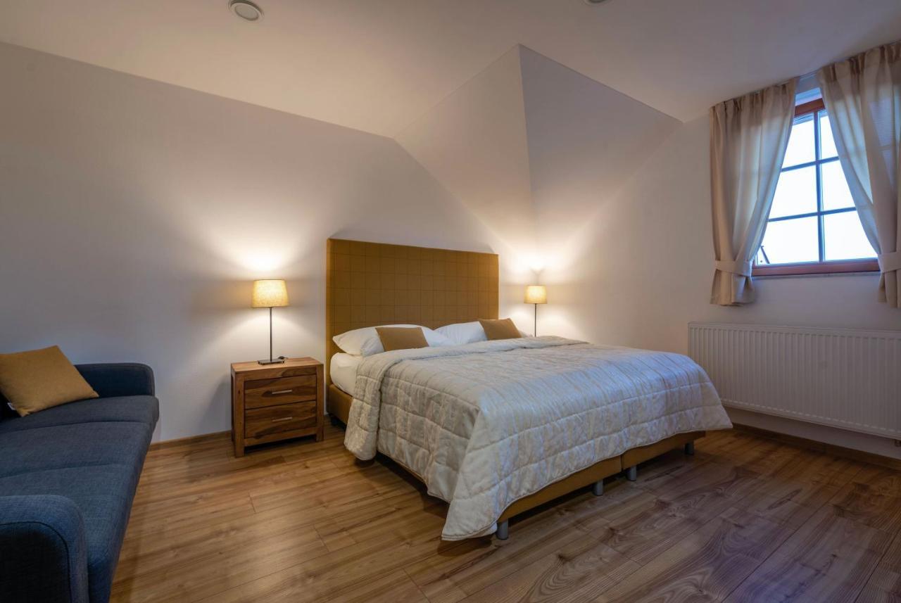 Zvonica Villa Nova Lesna